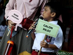 Ngetren Posting Foto Anak di Hari Pertama Sekolah, Pahami Juga Risikonya