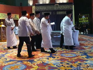 Calhaj Maktour Menempa Diri Sebelum ke Tanah Suci