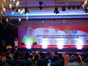 Mufidah Kalla Minta UKM Kerajinan di Kaltim Tingkatkan Kreativitas Mufidah Kalla Minta UKM Kerajinan di Kaltim Tingkatkan Kreativitas