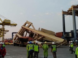 Penjelasan Syahbandar soal Insiden Kapal Tabrak Crane di Semarang