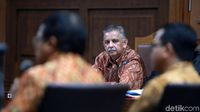 Kala Sofyan Basir Serius Mendengarkan Keterangan Para Saksi