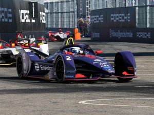 Formula E Melesat di Tengah Banjir Jakarta