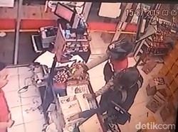 Perampok yang Satroni Minimarket di Surabaya Gondol Rp 1,7 Juta