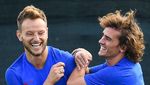 Bak Anak Sekolah, Latihan Perdana Griezmann di Barcelona Penuh Tawa
