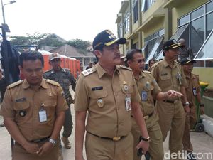 Wawalkot Jakbar Minta Spanduk Penolakan Pencari Suaka Dicopot Wawalkot Jakbar Minta Spanduk Penolakan Pencari Suaka Dicopot