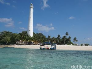 Potret Pulau Mercusuar di Belitung