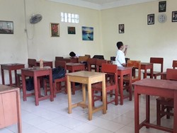 Hari Pertama Sekolah, SMP di Bekasi Ini Cuma Punya 2 Siswa Baru