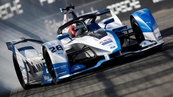 Menanti Mobil Listrik Formula E Kebut-kebutan di Jakarta