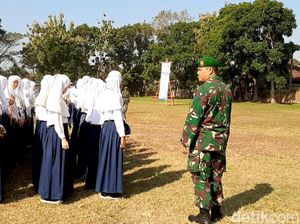 TNI Gembleng Siswa SMP-SMA Baru, Kodam Siliwangi: Bukan Militerisme TNI Gembleng Siswa SMP-SMA Baru, Kodam Siliwangi: Bukan Militerisme