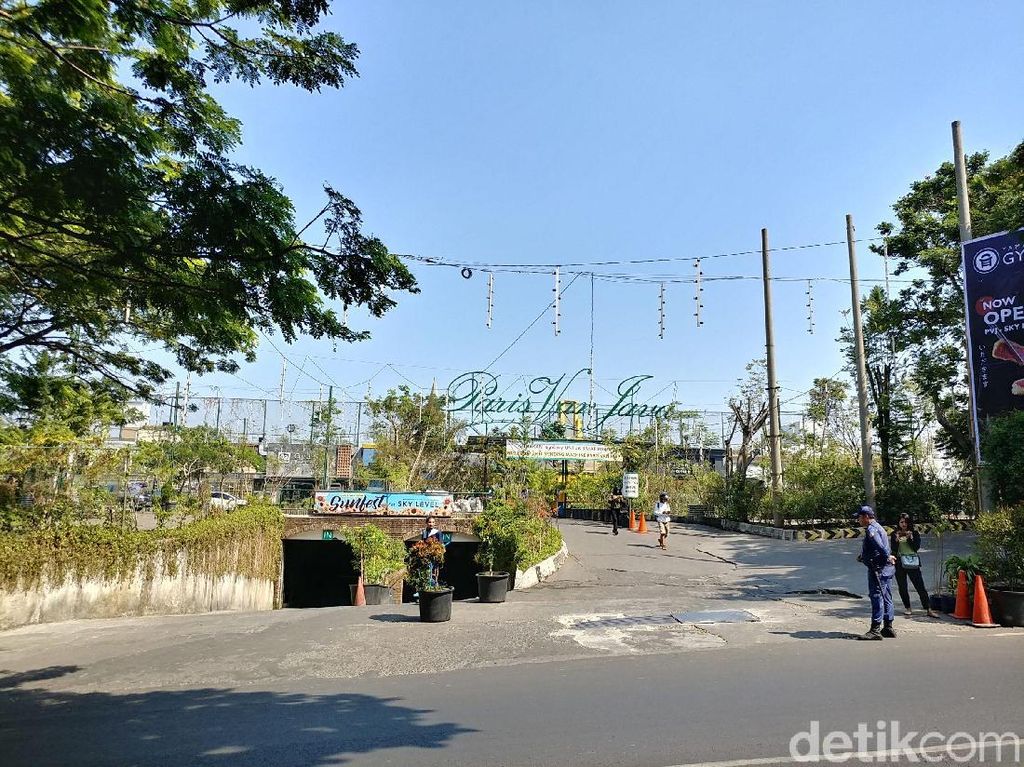 Atasi Macet, Pemkot Bandung Bakal Bongkar Taman dan Tutup Parkiran PVJ Atasi Macet, Pemkot Bandung Bakal Bongkar Taman dan Tutup Parkiran PVJ