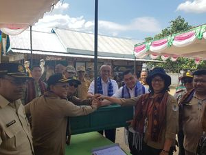 6 Komodo yang Diselamatkan dari Pasar Gelap Dilepas ke Habitatnya di NTT