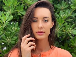 Presenter TV Tewas Ditabrak Truk saat Main Skuter Listrik Presenter TV Tewas Ditabrak Truk saat Main Skuter Listrik