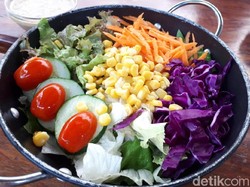 GreenHouse: Main ke Kebun Hidroponik Sambil Cicip Salad Racikan Sendiri