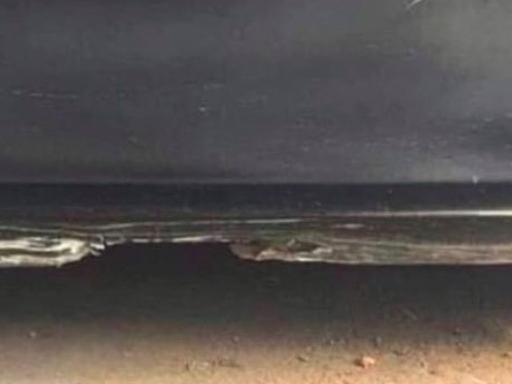 Foto Pintu Mobil atau Pantai? Ilusi Optik Ini Bikin Netizen Bingung Foto Pintu Mobil atau Pantai? Ilusi Optik Ini Bikin Netizen Bingung