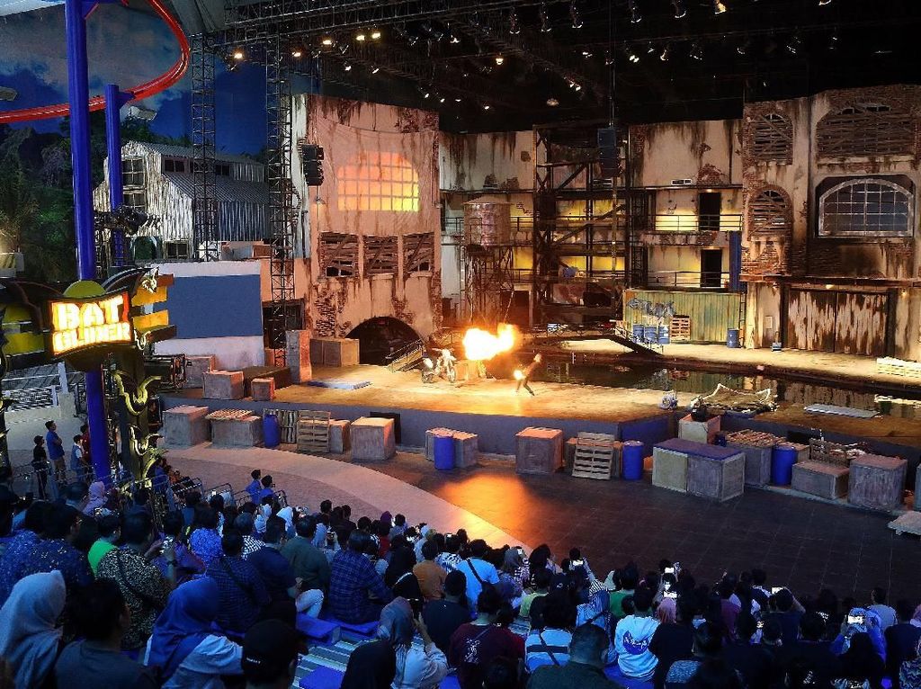 Uji Nyali Lewat Aksi Menegangkan Stunt Show di Trans Studio Cibubur Uji Nyali Lewat Aksi Menegangkan Stunt Show di Trans Studio Cibubur