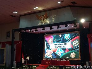 Wapres JK Beri Pembekalan ke Capaja TNI-Polri di Cilangkap Wapres JK Beri Pembekalan ke Capaja TNI-Polri di Cilangkap