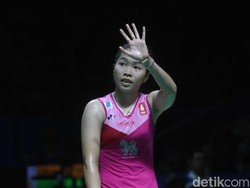 Cieee! Fajar Sambut Kedatangan Ratchanok dengan Bakso Satu Bungkus