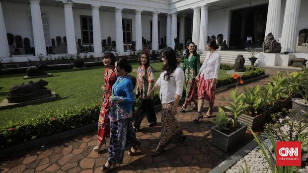 Kebaya modern