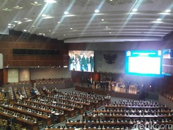 Paripurna DPR Sahkan 9 Komisioner KPI