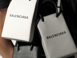 Balenciaga Jadi Brand Fashion Terpopuler 2022, Kalahkan Gucci hingga Prada Balenciaga Jadi Brand Fashion Terpopuler 2022, Kalahkan Gucci hingga Prada