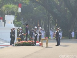 Jokowi Lantik 781 Perwira TNI dan Polri di Istana Merdeka