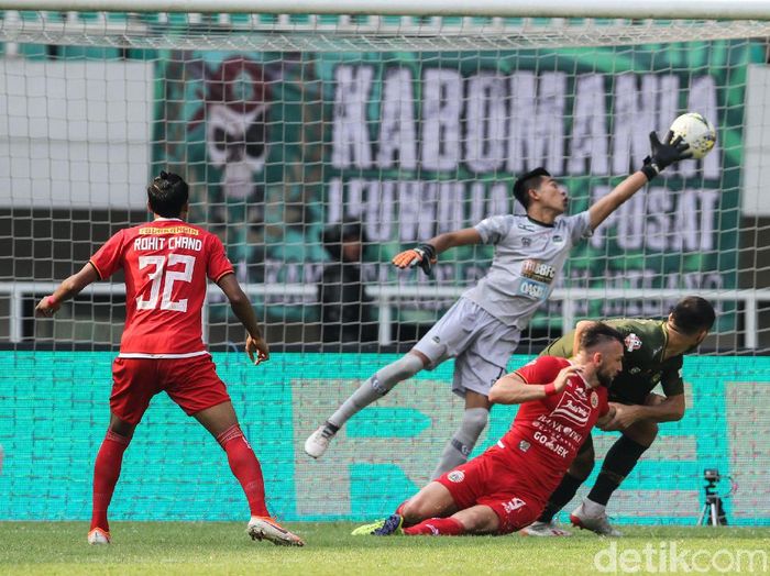 Persija Jakarta ditaklukkan Tira Persikabo, (Foto: Rifkianto Nugroho/detikcom) Persija Jakarta ditaklukkan Tira Persikabo, (Foto: Rifkianto Nugroho/detikcom)