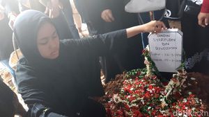 Duka Keluarga di Pemakaman Dindin OM PSP