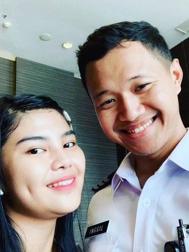 Rosa Meldianti dan kekasih pilotnya