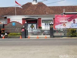 Imbas Walkot Tangerang Vs Menkum HAM: Lampu Jalan Mati, Sampah Tak Diangkut