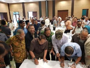 Ratusan Purnawirawan TNI AD Teken Surat Agar Penahanan Kivlan Zen Ditangguhkan Ratusan Purnawirawan TNI AD Teken Surat Agar Penahanan Kivlan Zen Ditangguhkan