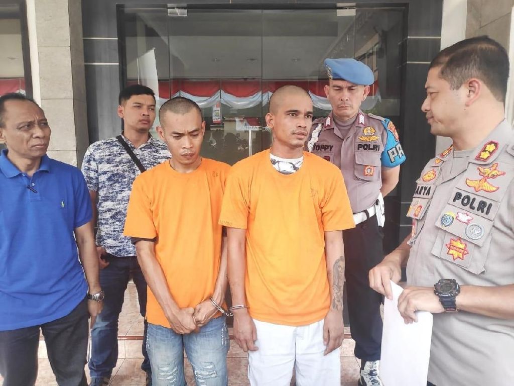 Polisi Sebut ABG yang Mau Loncat di JPO Margonda Diperkosa Saat Lagi Haid Polisi Sebut ABG yang Mau Loncat di JPO Margonda Diperkosa Saat Lagi Haid