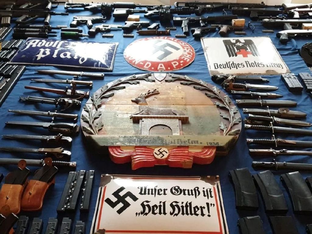 Gerebek Gudang Simpatisan Neo-Nazi, Polisi Italia Sita Pistol-Rudal Gerebek Gudang Simpatisan Neo-Nazi, Polisi Italia Sita Pistol-Rudal