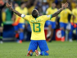 Respons Rumor Arsenal, Alves: Klub yang Merekrutku Akan Dapatkan Juara Sejati