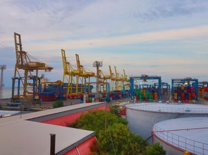 Insiden Kapal Tabrak Crane, Pengusaha Apresiasi Gerak Cepat Pelindo III Insiden Kapal Tabrak Crane, Pengusaha Apresiasi Gerak Cepat Pelindo III