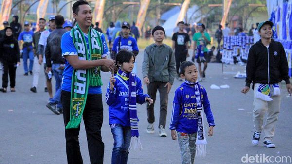 Stadion Si Jalak Harupat Membiru di Laga Persib vs Kalteng FC