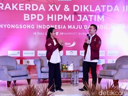 Rakerda HIPMI, Menteri Rini dan Dirut Nyanyi Bareng Suarakan Sinergi BUMN
