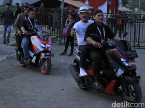Cerita Topi di Kepala Umuh Muchtar dan Harganya yang Wah Cerita Topi di Kepala Umuh Muchtar dan Harganya yang Wah