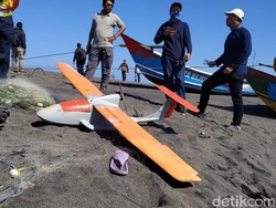 UGM Uji Coba Drone Amphibi untuk Pantau Daerah Rawan Bencana