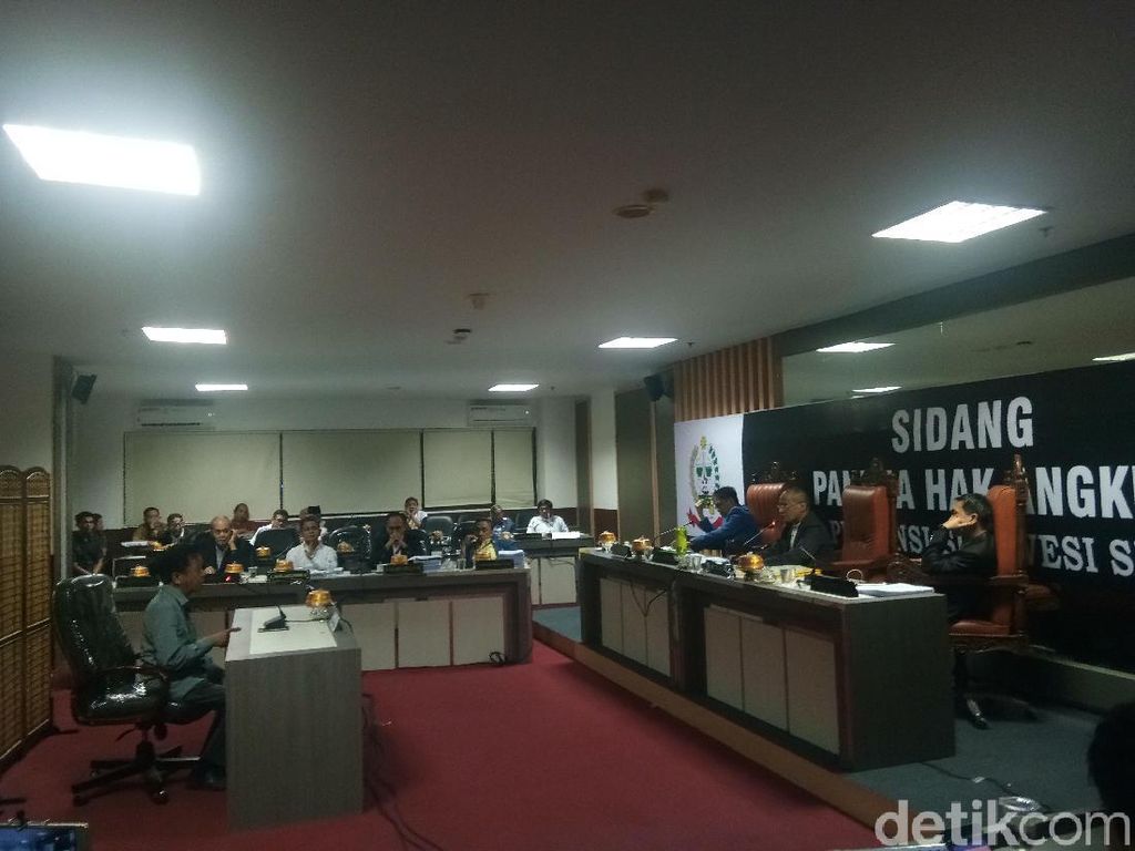 Eks Kabiro Pemprov Sulsel Tak Penuhi Panggilan Polisi soal Mahar Pilgub 2018 Eks Kabiro Pemprov Sulsel Tak Penuhi Panggilan Polisi soal Mahar Pilgub 2018