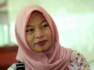 DPR Gelar Paripurna Pengesahan Amnesti Jokowi untuk Baiq Nuril DPR Gelar Paripurna Pengesahan Amnesti Jokowi untuk Baiq Nuril