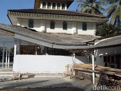 Atap Masjid di Banyuwangi Nyaris Roboh Imbas Gempa Nusa Dua Bali