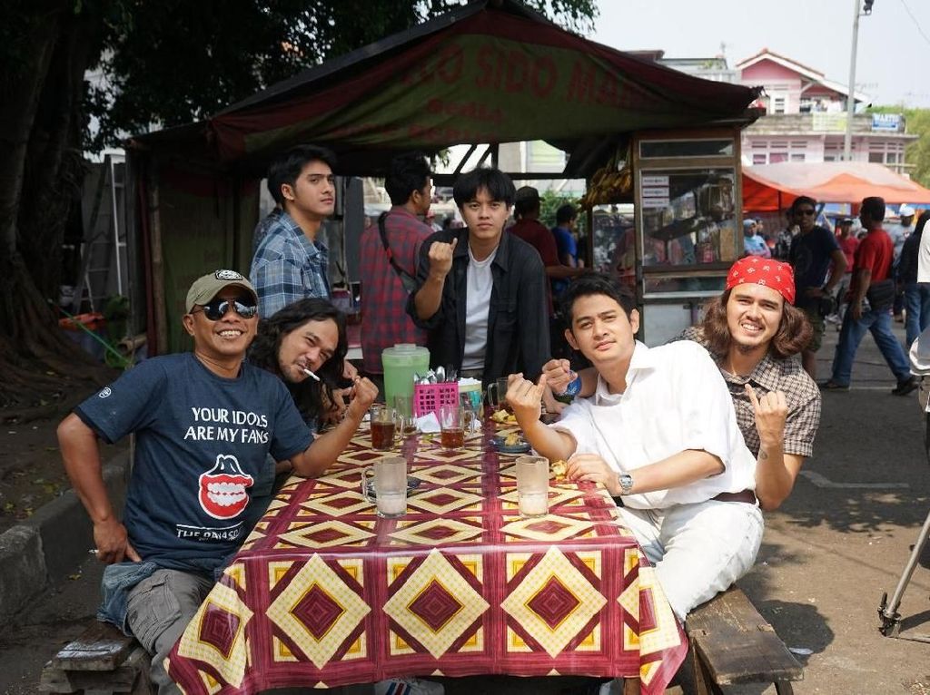 Pengalaman Pertama Pidi Baiq Jadi Sutradara di Film Koboy Kampus Pengalaman Pertama Pidi Baiq Jadi Sutradara di Film Koboy Kampus