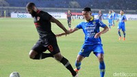Babak pertama ditutup dengan skor 0-0 bertahan.