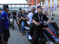 Menyikapi hal tersebut Umuh akan berbicara dengan PT Persib Bandung Bermartabat, untuk menyelesaikan permasalahan ini.