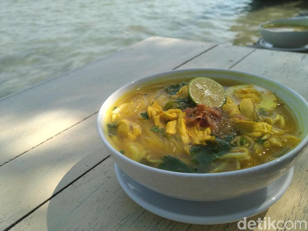 Amore Cafe : Menikmati Asam Segarnya Pindang Serani di Tepian Laut Lepas Amore Cafe : Menikmati Asam Segarnya Pindang Serani di Tepian Laut Lepas