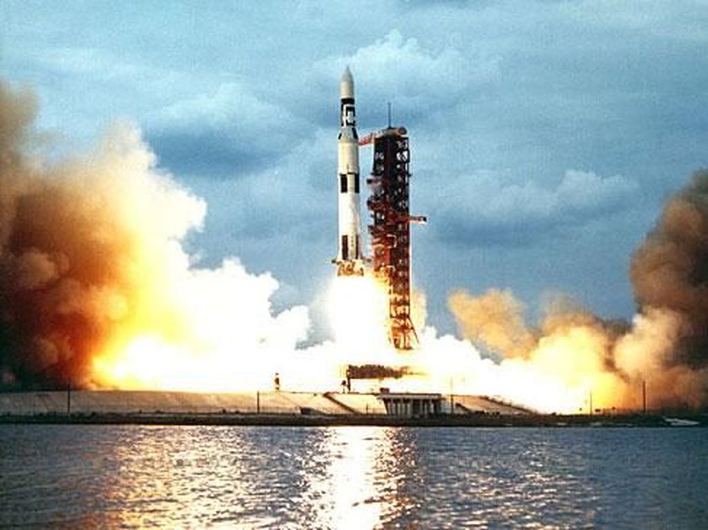 Saturn V, Roket Terkuat Dunia yang Lesatkan Manusia ke Bulan Saturn V, Roket Terkuat Dunia yang Lesatkan Manusia ke Bulan