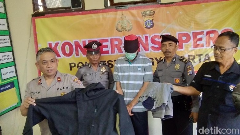 Cabul! Remas Payudara Bule, Guru Honorer di Yogya Diciduk Polisi Cabul! Remas Payudara Bule, Guru Honorer di Yogya Diciduk Polisi