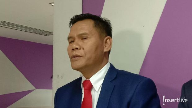 Rihat Hutabarat