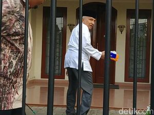 Amien Rais Pulang ke Gandaria, Usai Bertemu Prabowo? Amien Rais Pulang ke Gandaria, Usai Bertemu Prabowo?