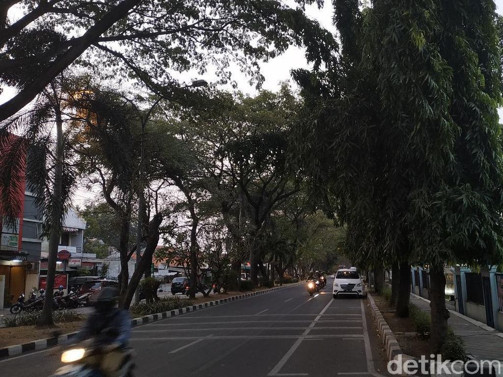 Penampakan Lampu Jalan Mati Imbas Walkot Tangerang Vs Menkum HAM Penampakan Lampu Jalan Mati Imbas Walkot Tangerang Vs Menkum HAM